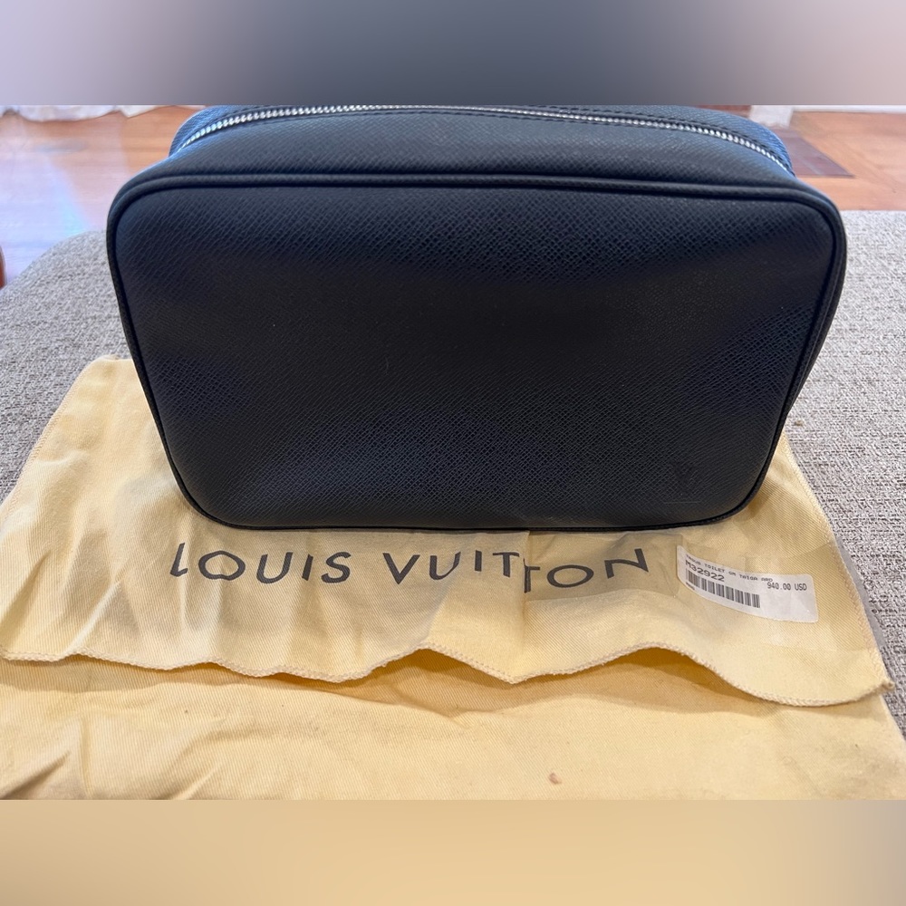 NWT Louis Vuitton Mens Dopp Kit